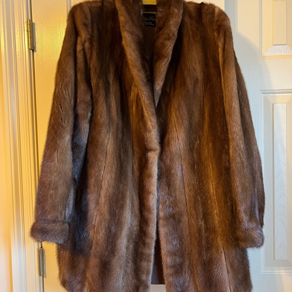 Genuine mink coat. Very good condition. 1 clasp needs repair.
